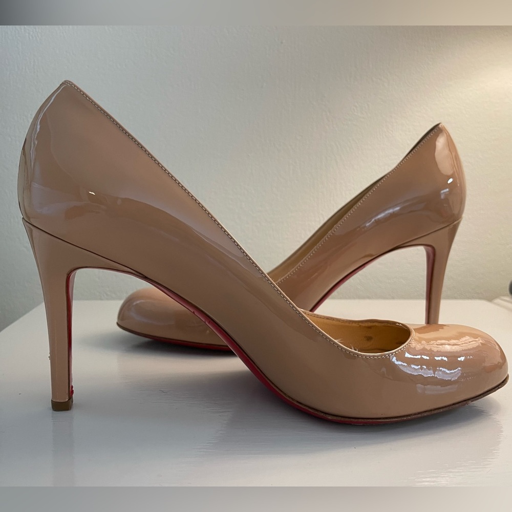 Christian Louboutin nude patent leather pumps 38.5 (US 8)